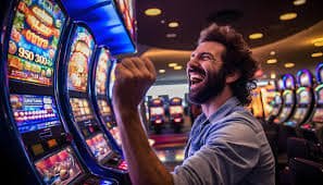 Dealer Sakong di studio kilau 4d memegang tiga kartu